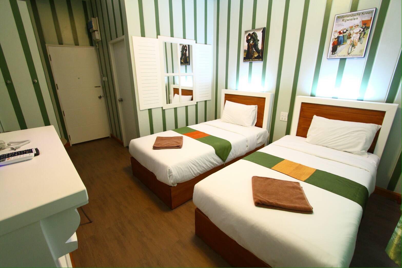Room, Twin Beds, New Building