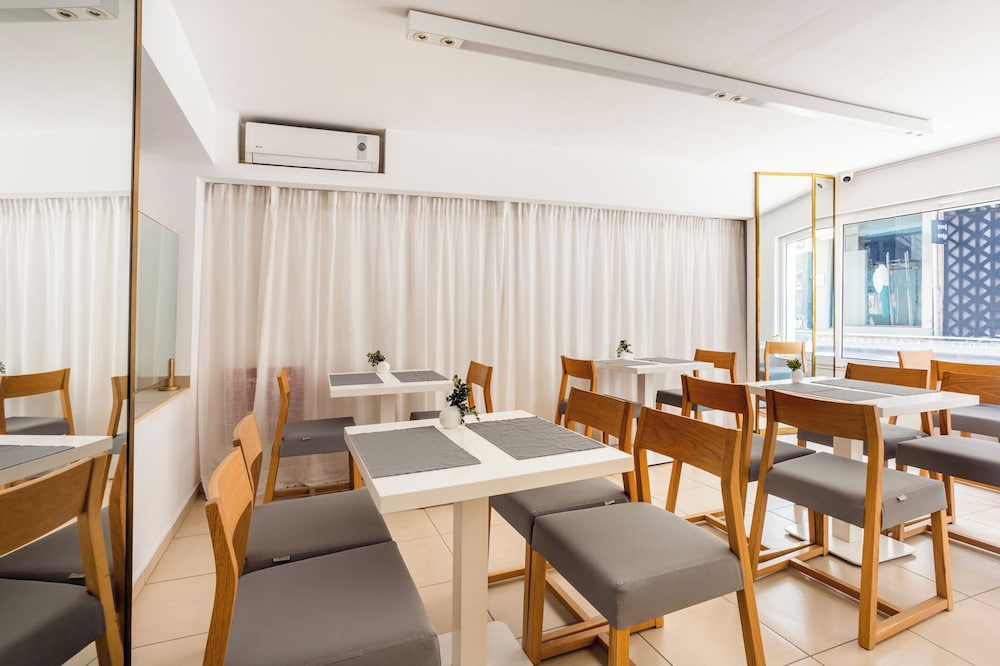 Coral Boutique Hotel 52/59