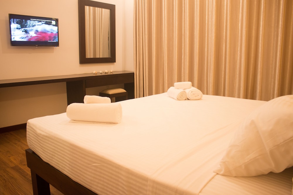 The Suite 262 21/50