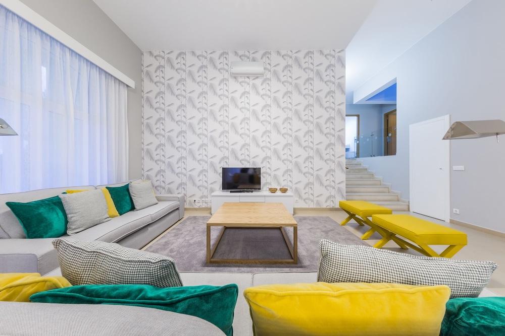 Eden Villas and Apartments 46/66