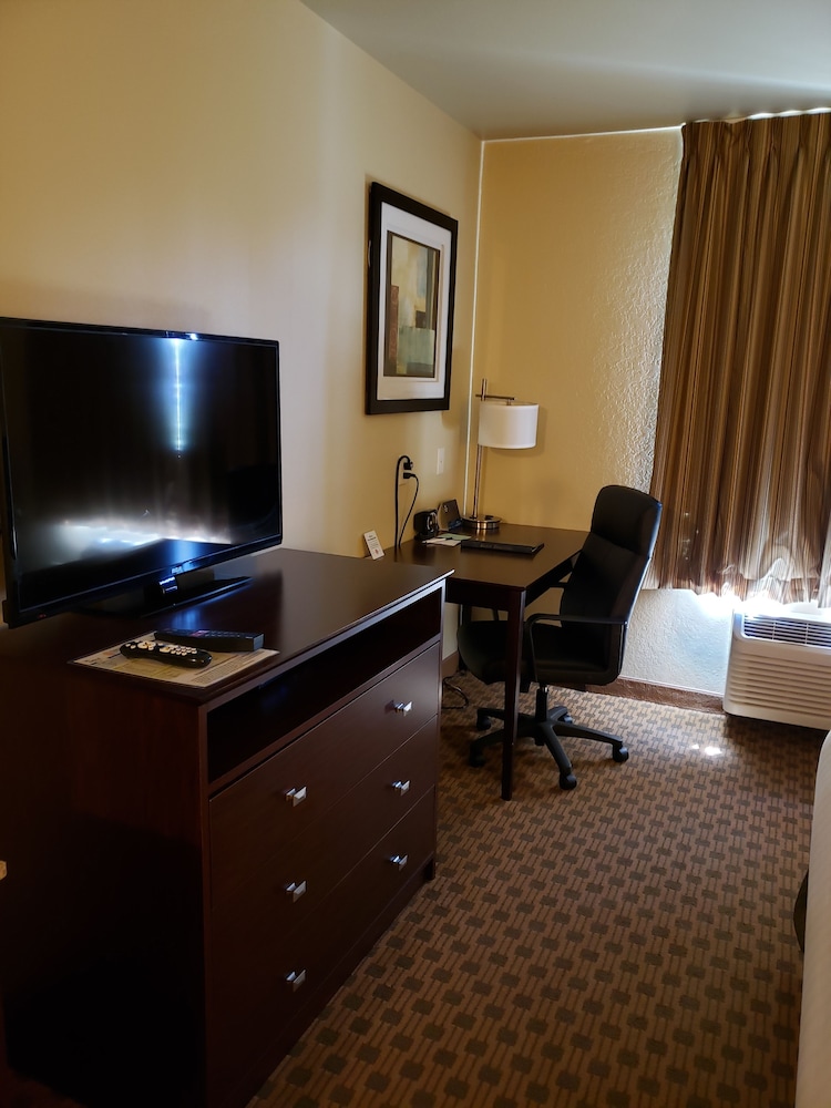 Cobblestone Inn Suites Schuyler Ne 44/62