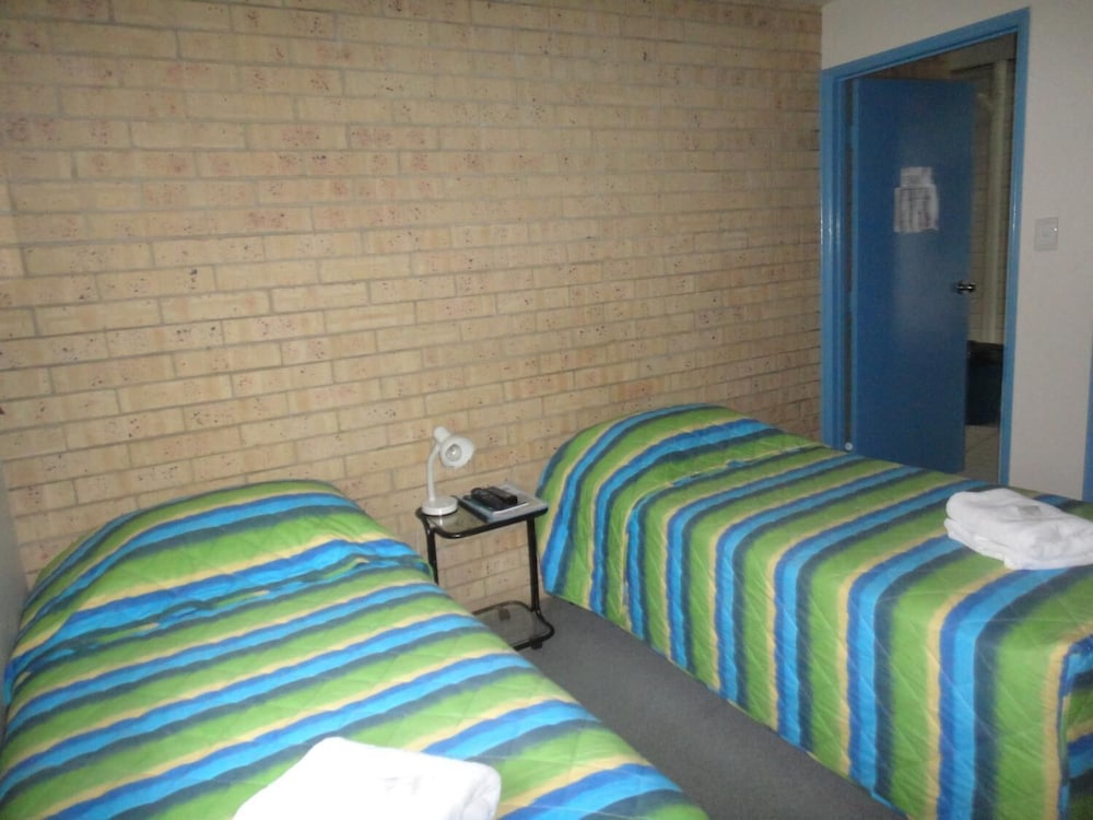 Coolum Budget Accommodation 16/34