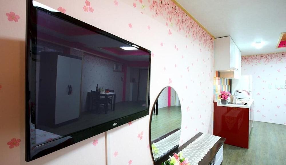 Pinky Marine Pension 8/50