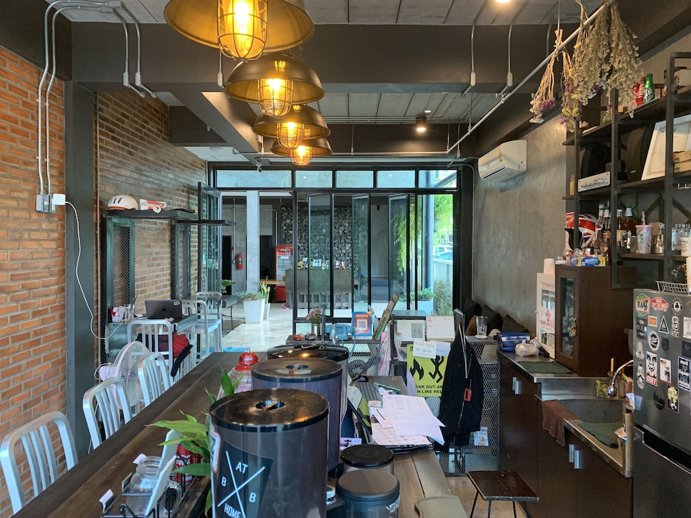 Norn Nee Nor Hostel&Cafe 40/46