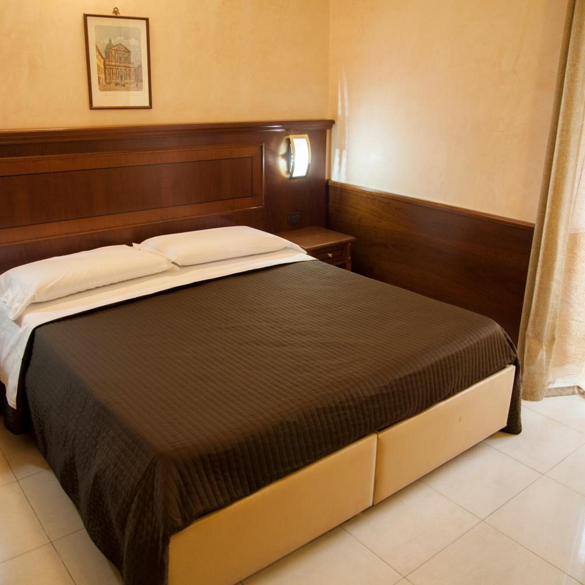 Deluxe, Double or Twin Bed