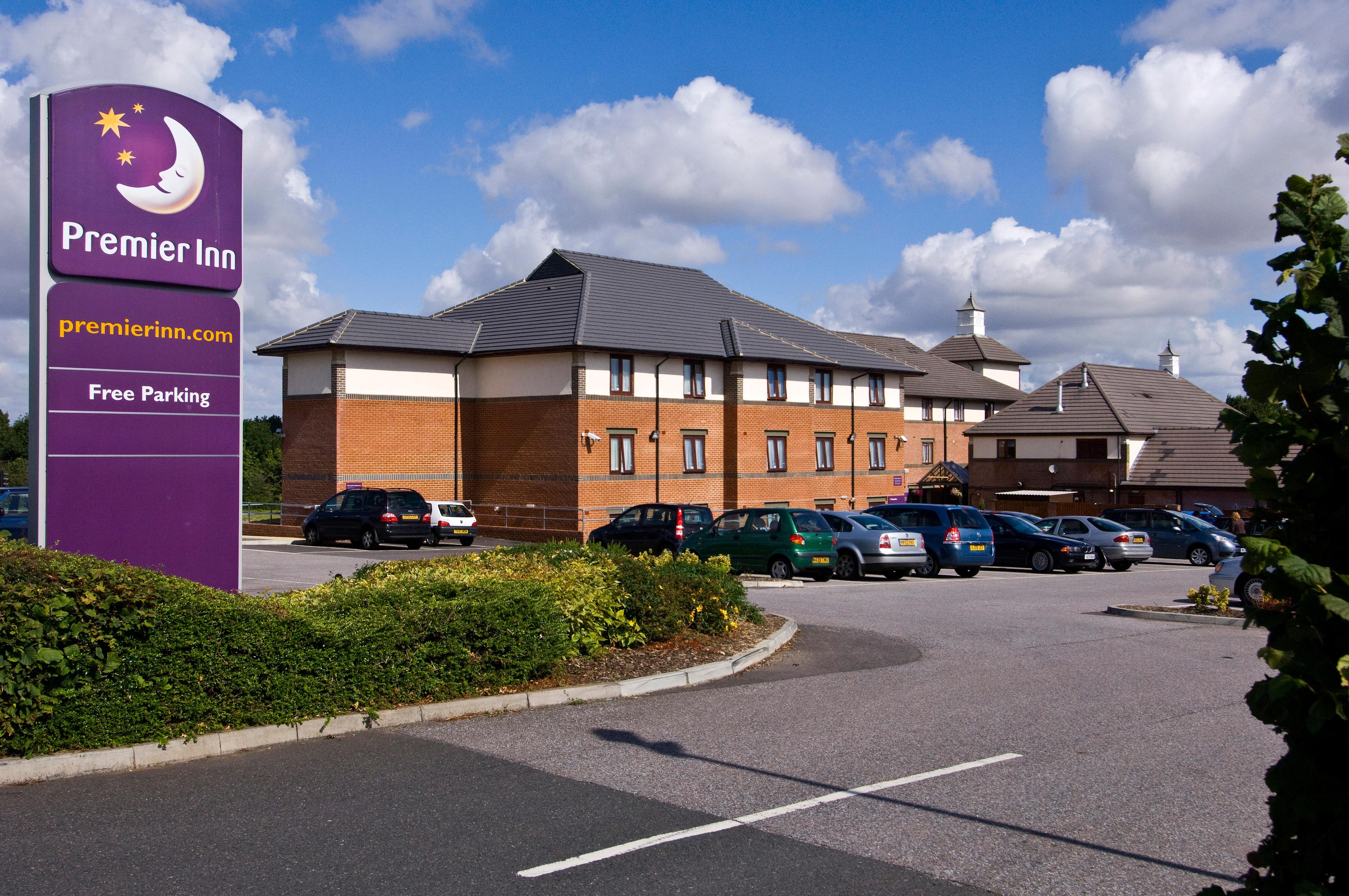 Premier Inn Gillingham Business Park 19/25