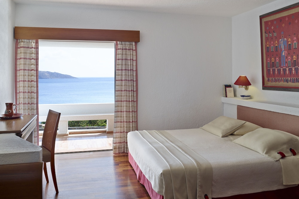 1 - BEDROOM SUITE SEA VIEW