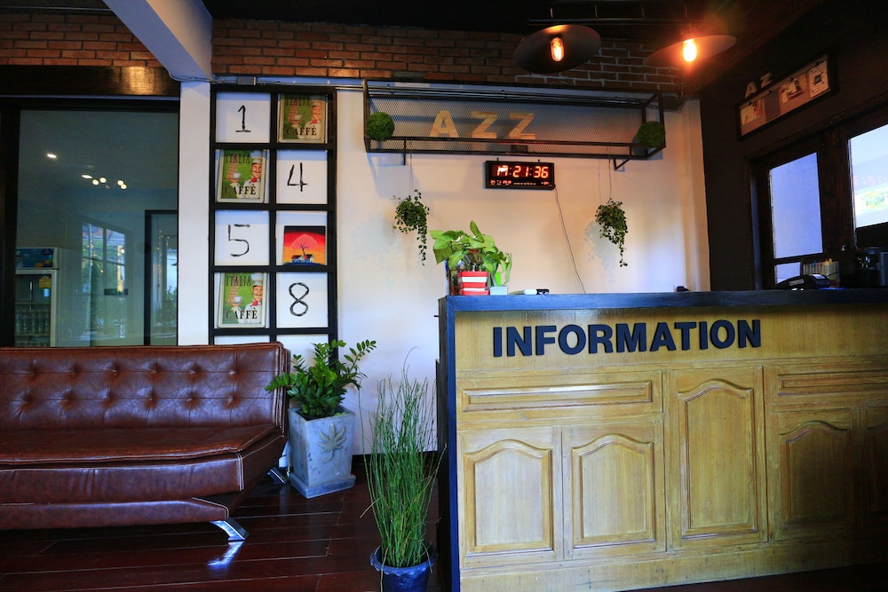 Azz Hotel 4/43