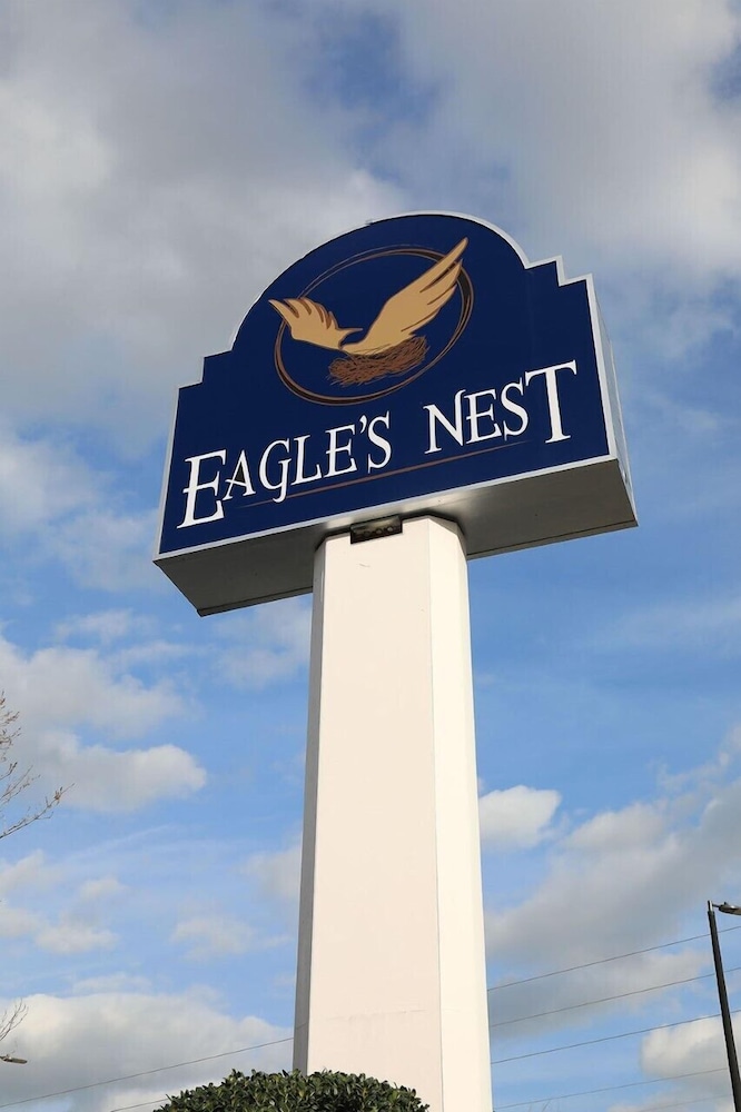 EAGLES NEST INN(FORMERLY LA QUINTA INN STATESBORO)
