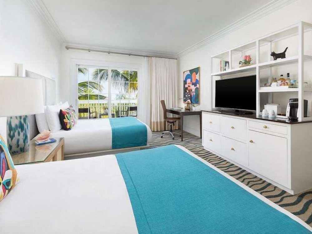 ROOM, 2 QUEEN BEDS, GARDEN AND POOL VIEW, BALCONY
