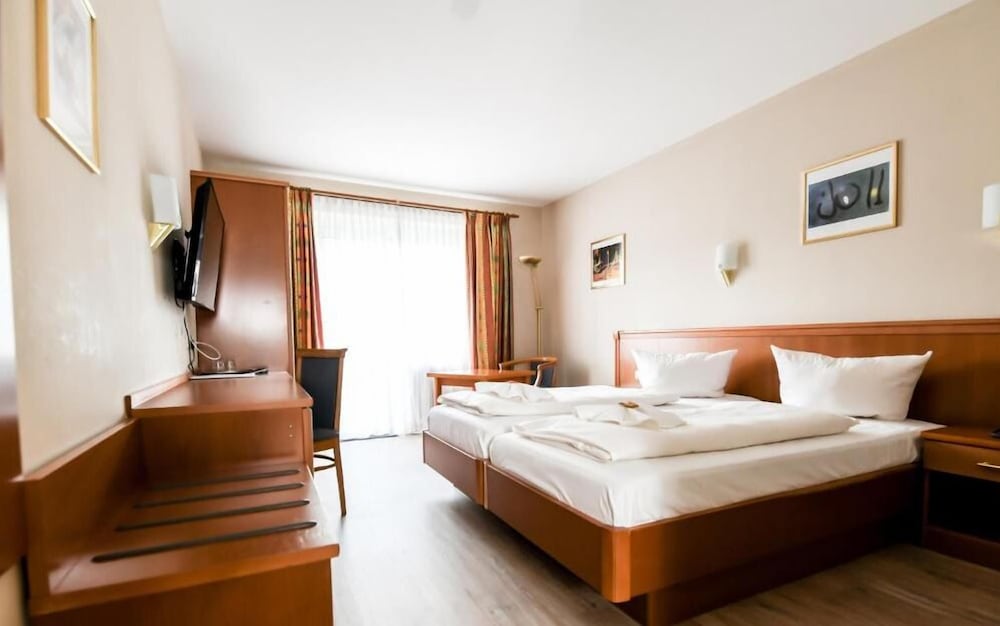 Hotel Blutenburg 13/50