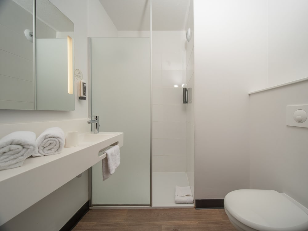 غرفة بسرير مزدوج، B&B HOTEL Fort de France 10/10