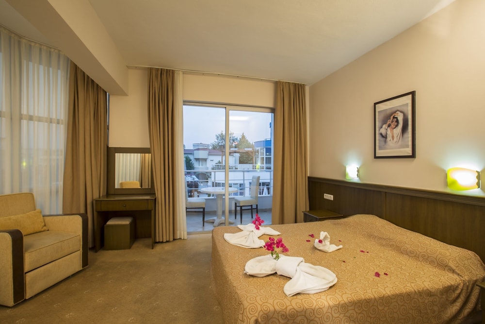Tokay Hotel 18/50