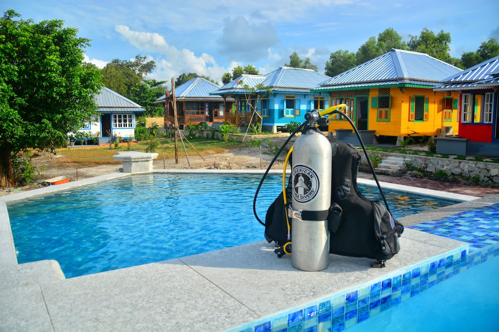 Rock and Wreck Dive Resort 36/47