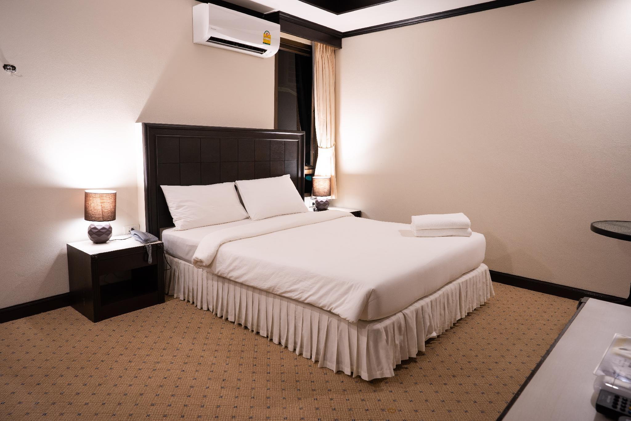 Room, Queen Bed