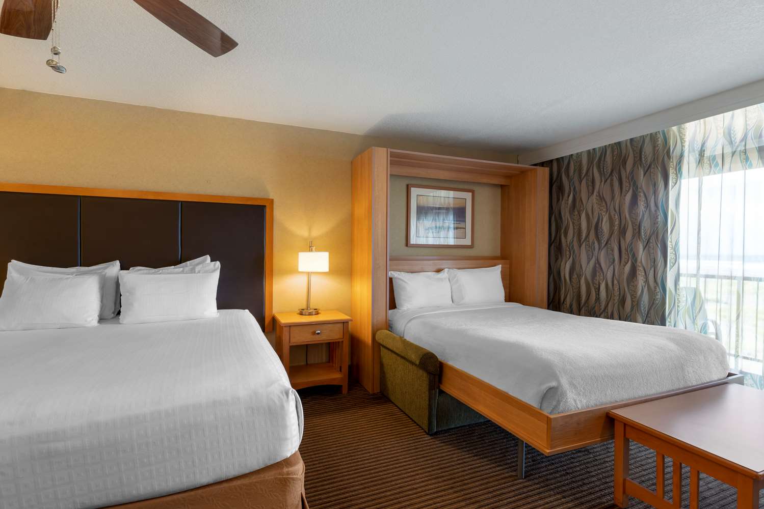 Room, King and Queen Bed, Suite Front, Kitchenette