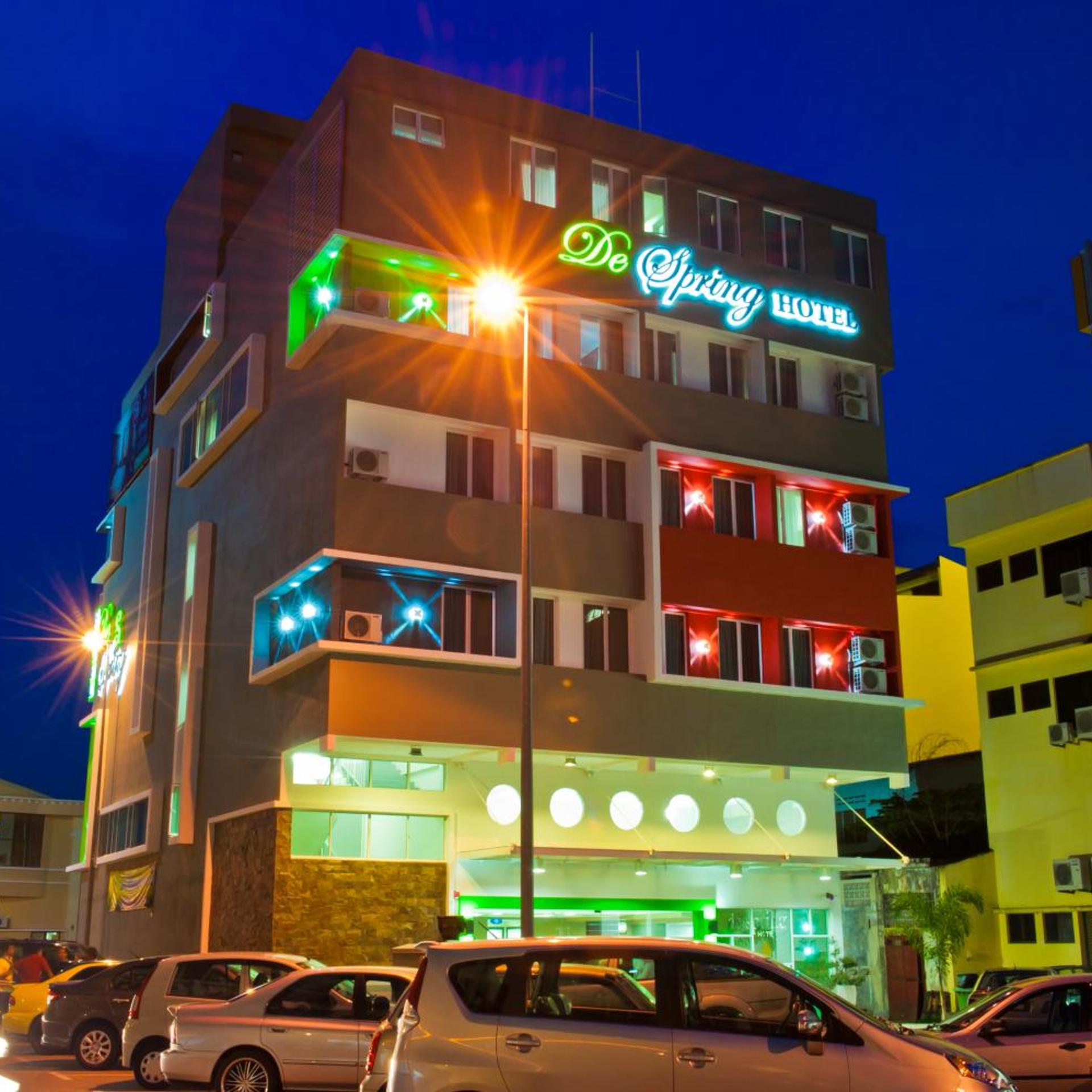 De Spring Hotel 8/50