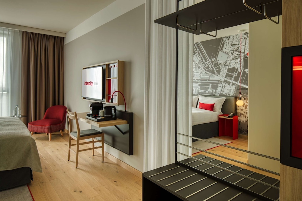 IntercityHotel Amsterdam Airport 39/60