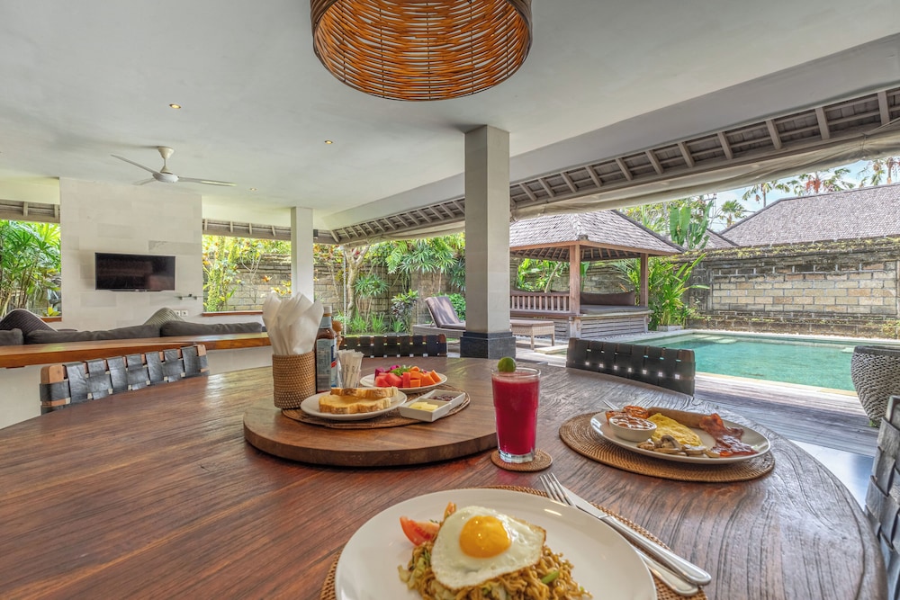 Anyar Estate 32/50