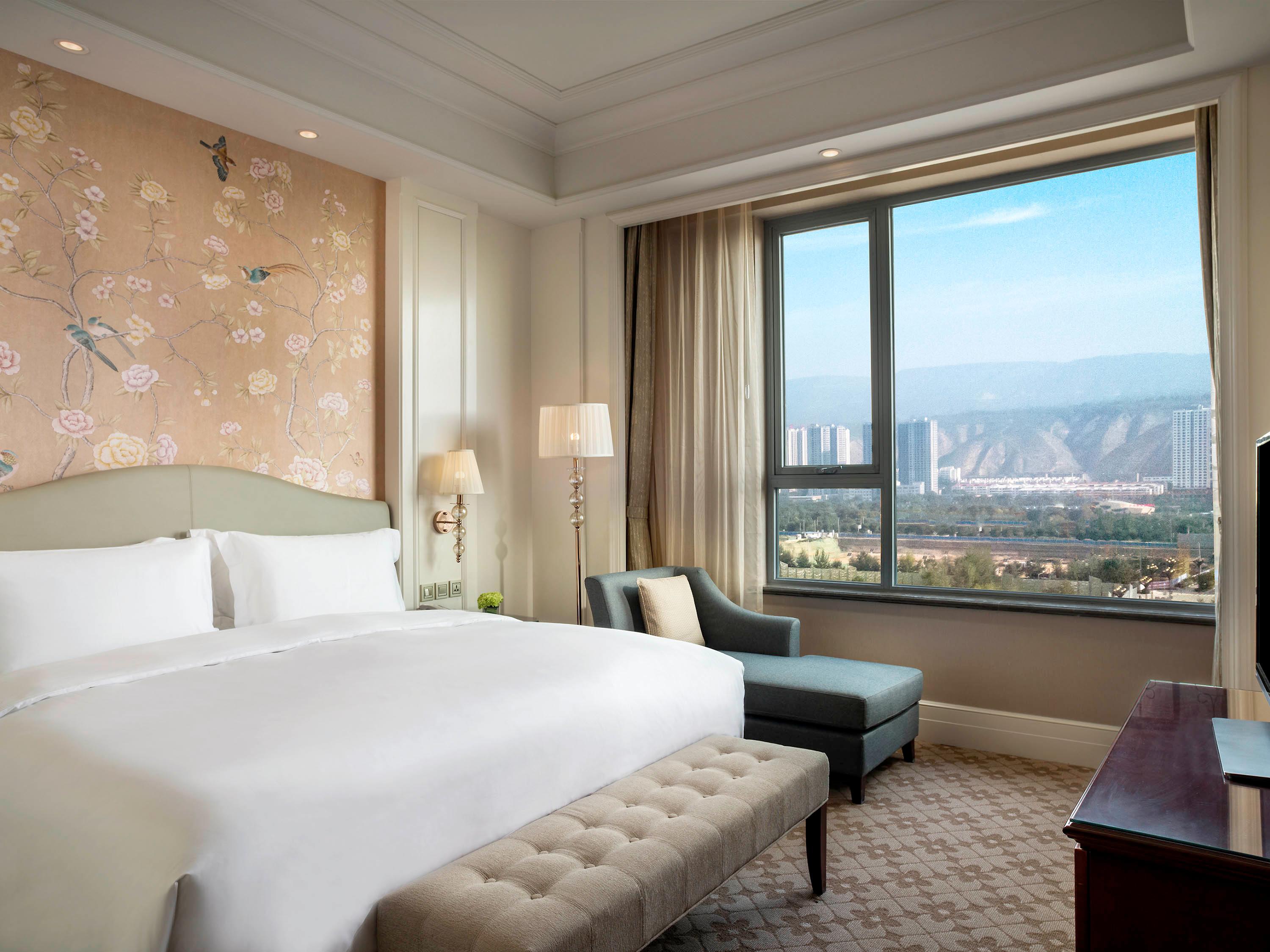 Deluxe, Suite, King Bed