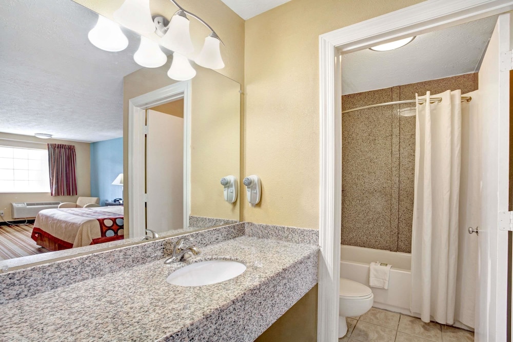 Super 8 By Wyndham Whites Creek Nashville Nw Area 15/51