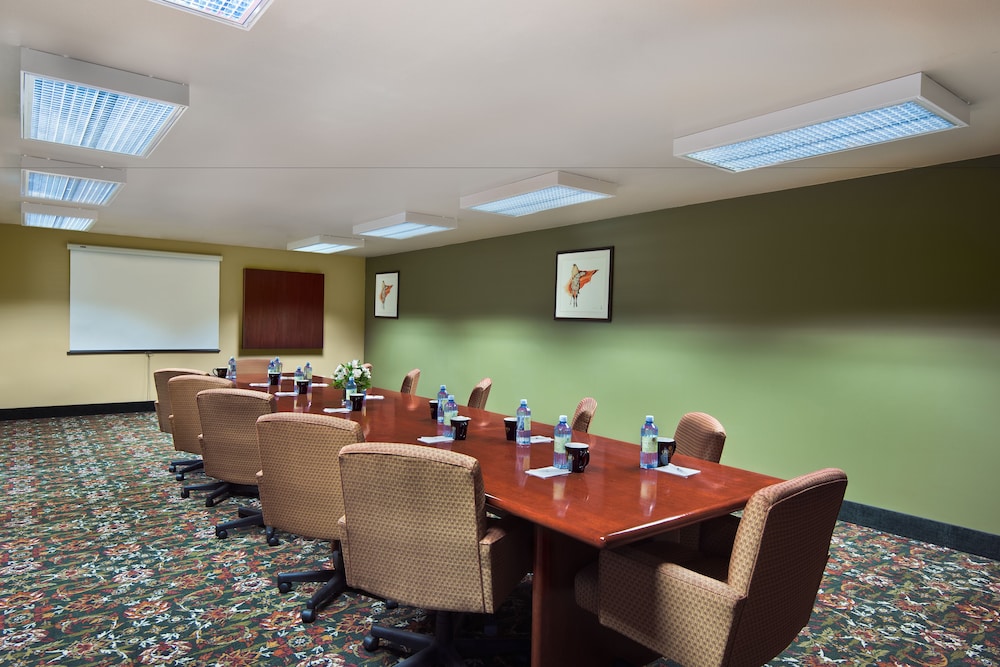 Oxford Suites Pendleton 44/54