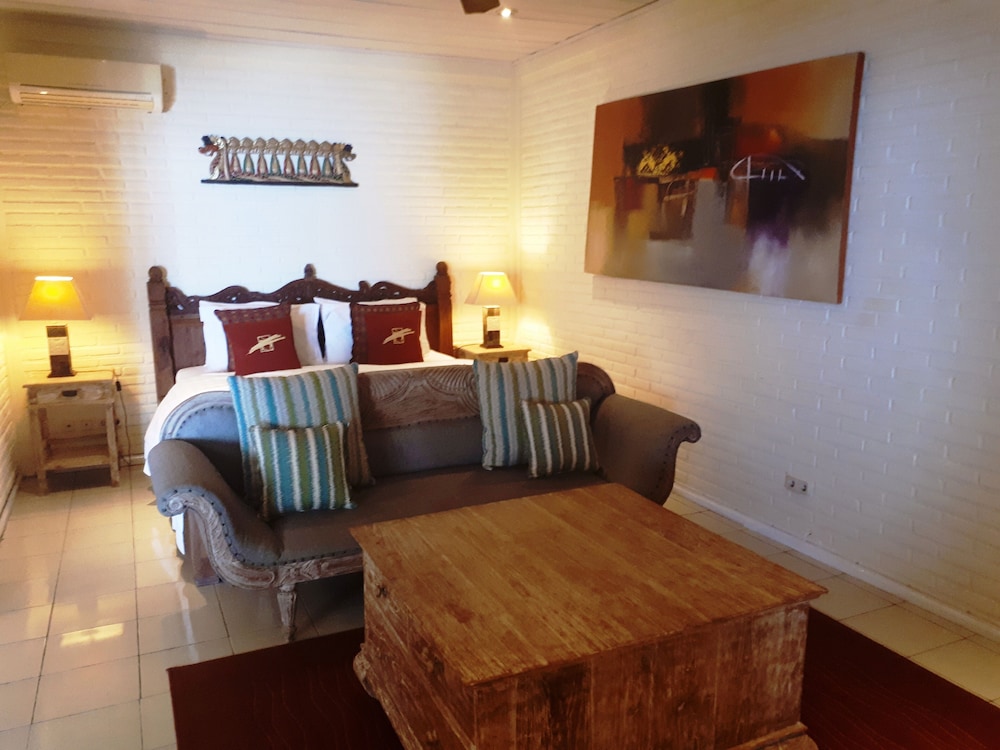 TAUCH TERMINAL RESORT TULAMBEN 21/69