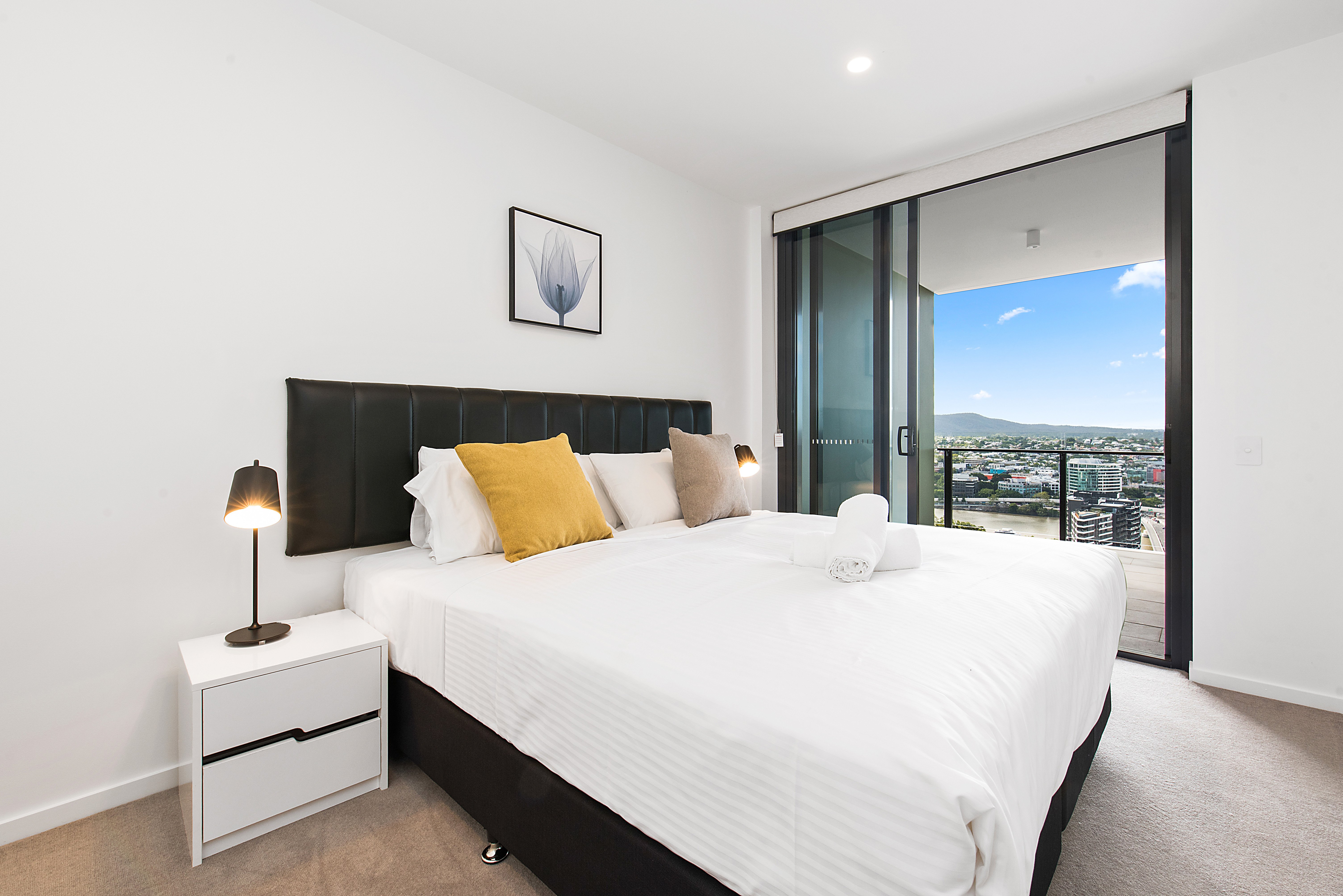2 BEDROOMS, APARTMENT, CITY VIEW, 2 BATHROOMS