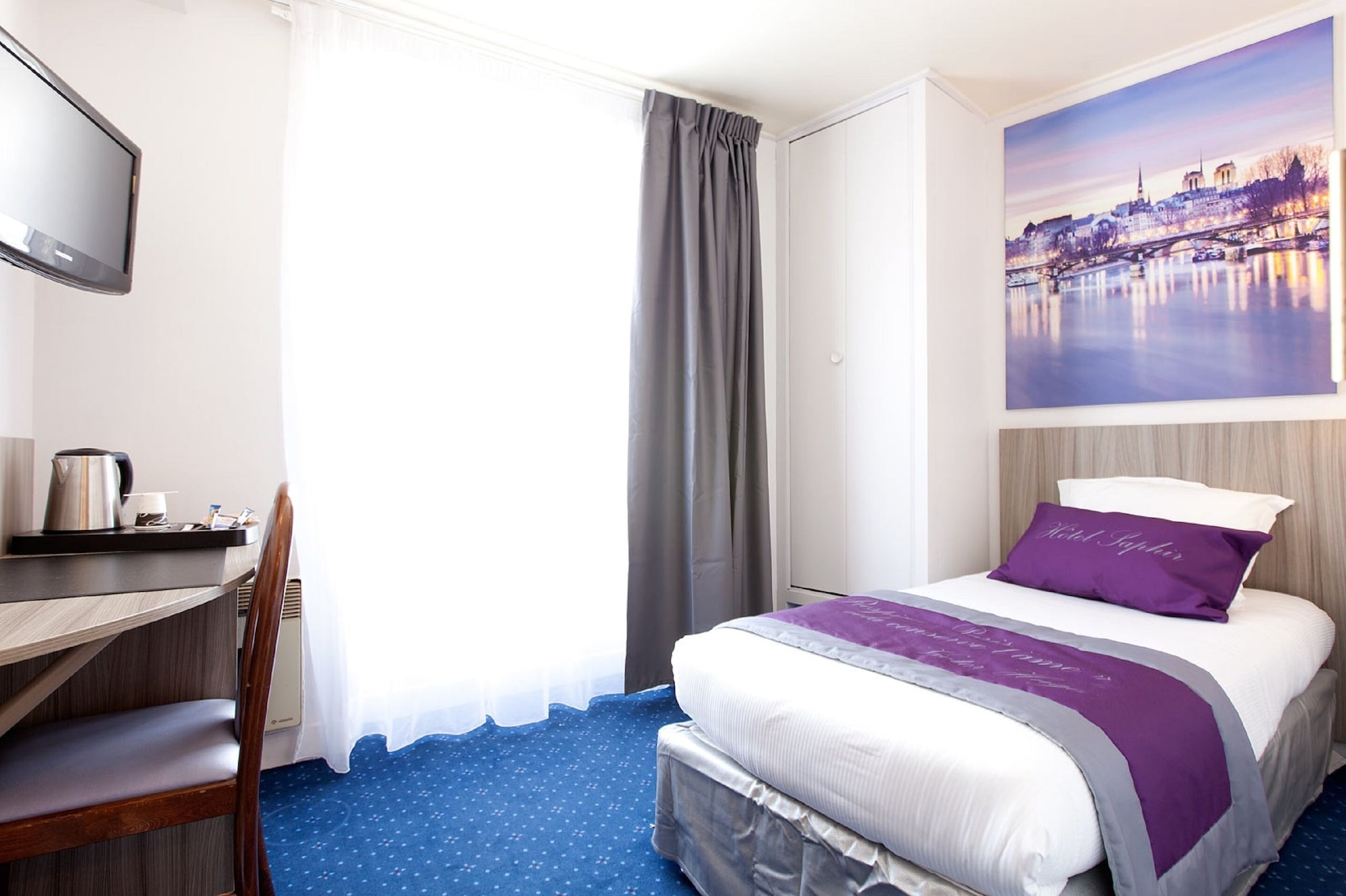 ROOM, SINGLE