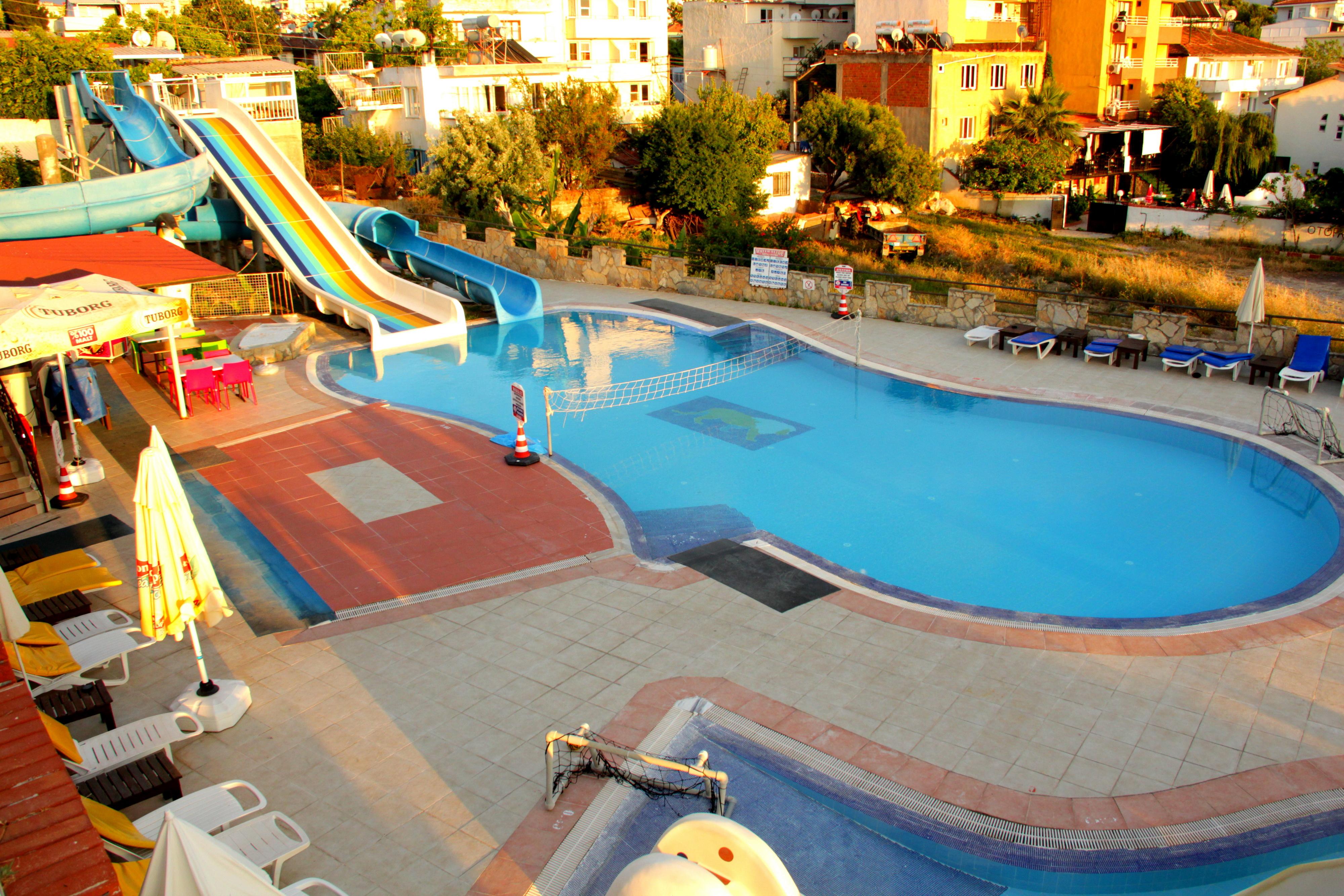 Lion Hotel 13/15