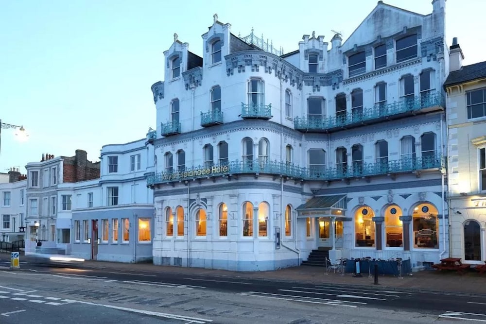 Royal Esplanade Hotel 39/50