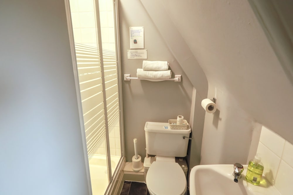 Airdenair Guest House 50/50