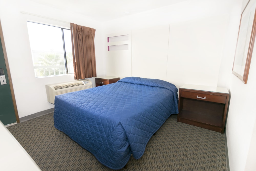 Morada Inn and Suites 18/55