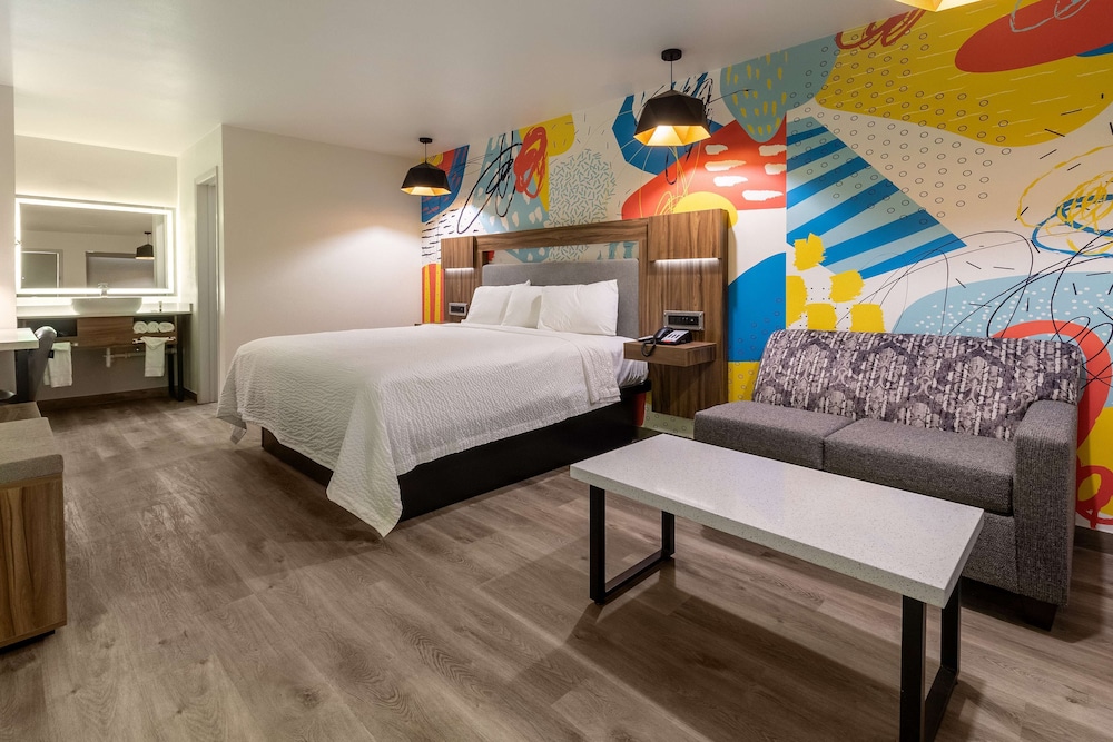 Signature Inn Houston Galleria 7/23