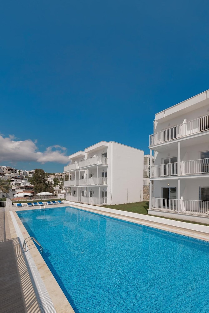 Bodrum Beach Resort 63/65