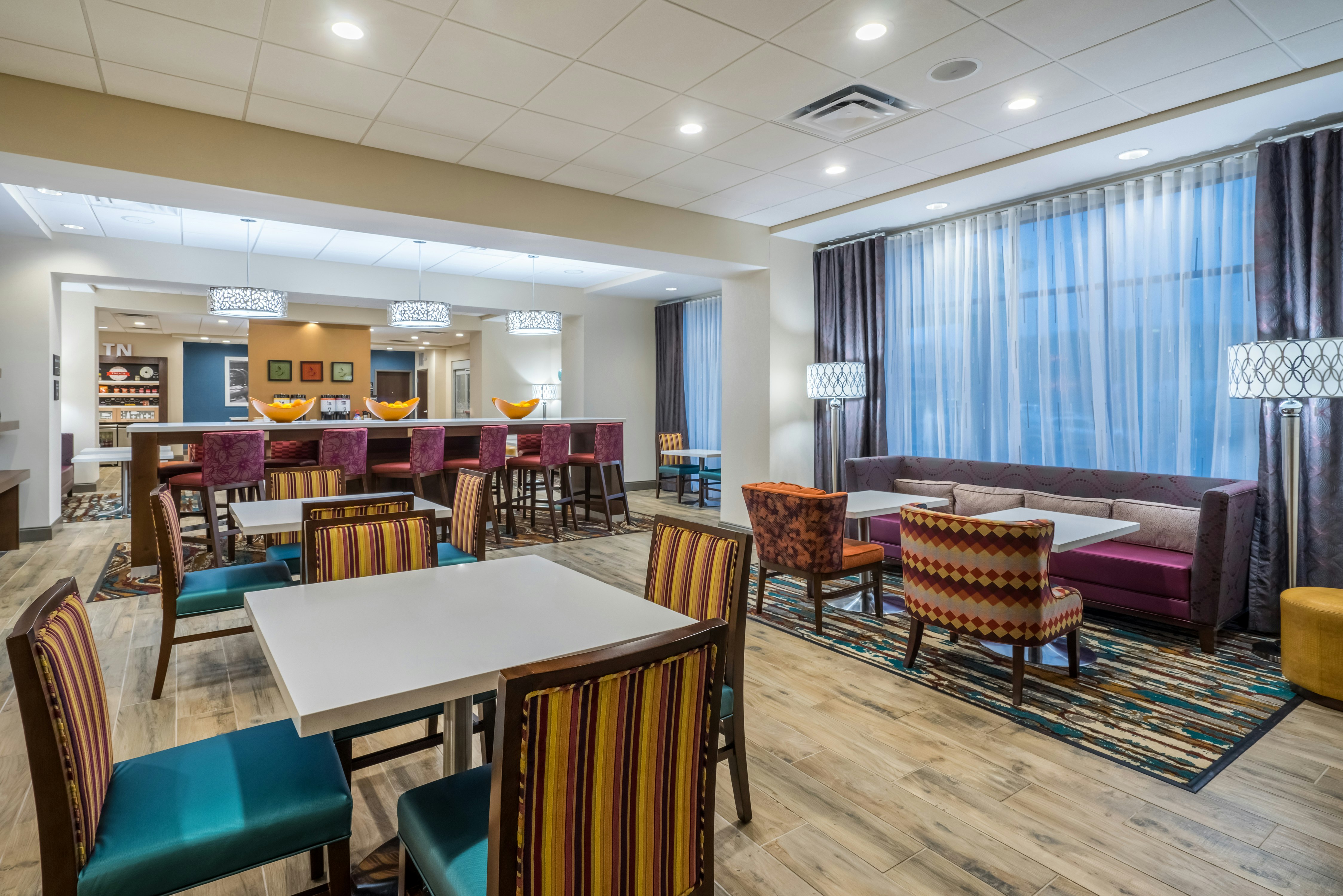 Hampton Inn Newport, TN 24/34