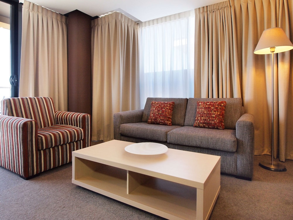Oaks Adelaide Horizons Suites 56/70