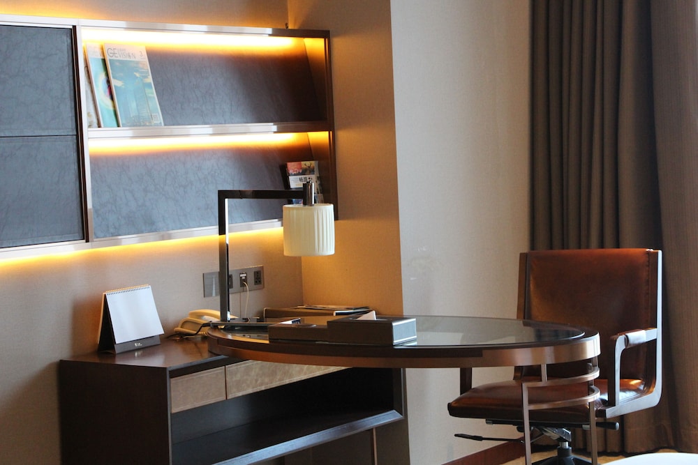 Golden Eagle Summit Hotel Yancheng 85/98