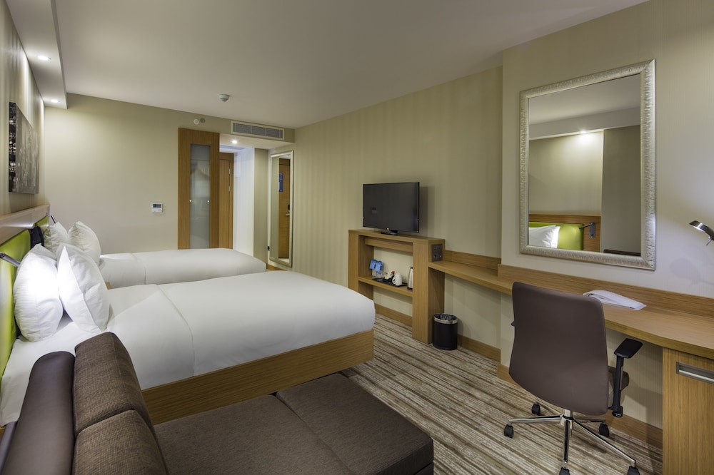Hampton By Hilton Istanbul Atakoy 12/31