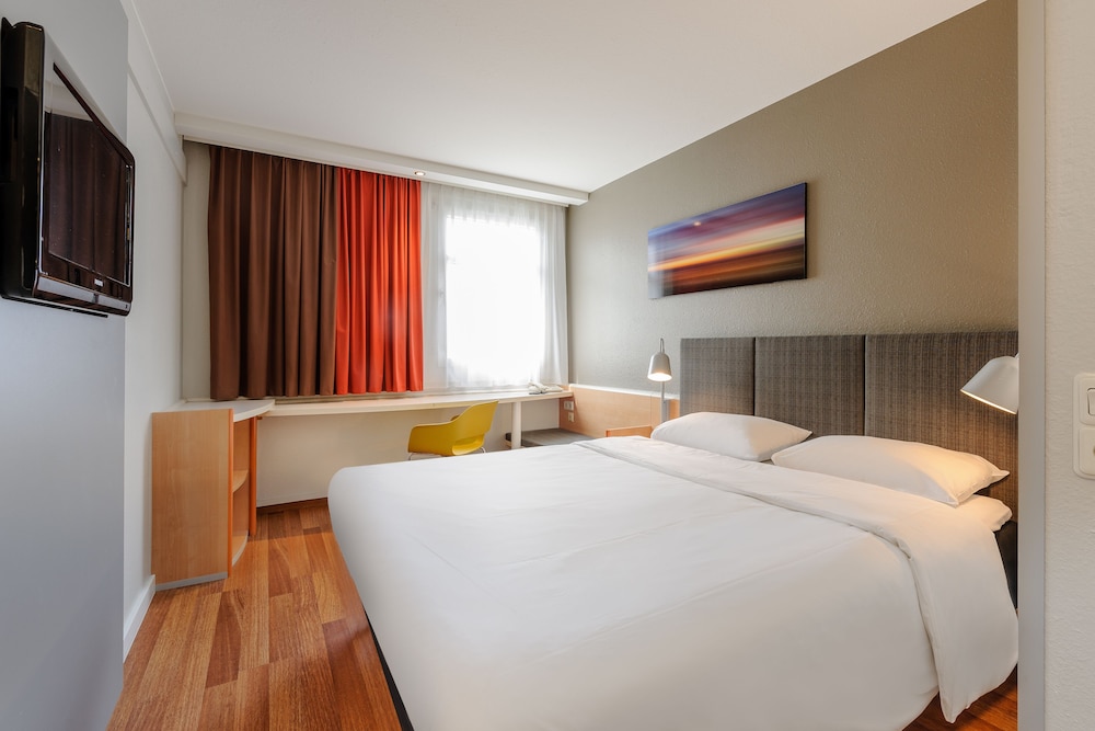 IBIS FRANKFURT MESSE WEST 17/61