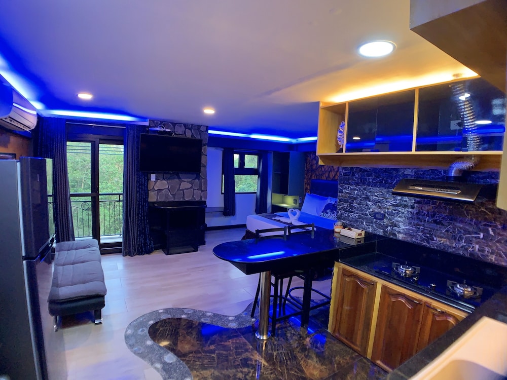 Clockworkorange Luxury Suites 58/72