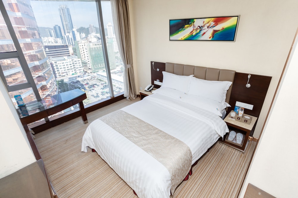 L Hotel Changsheng 26/62