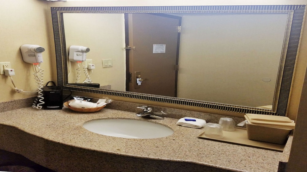 Best Western Hazlet Inn 13/27