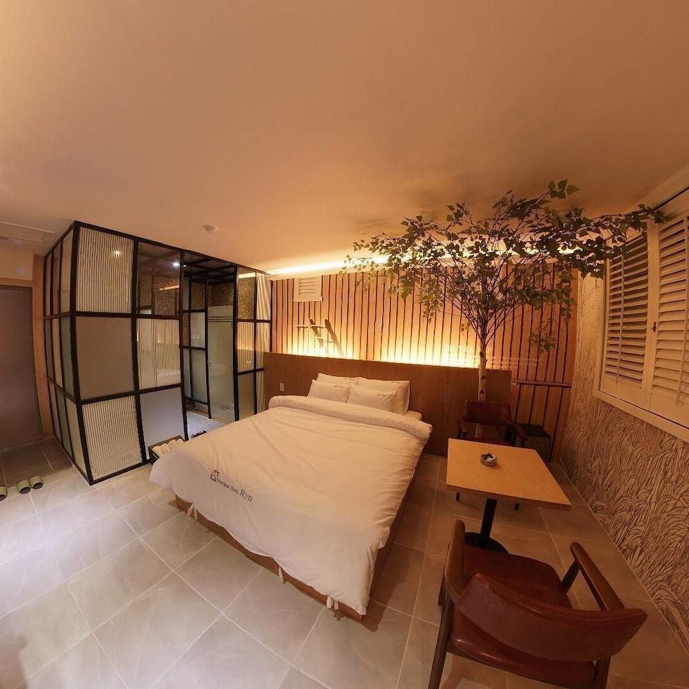 Ryn Boutique Hotel 9/18