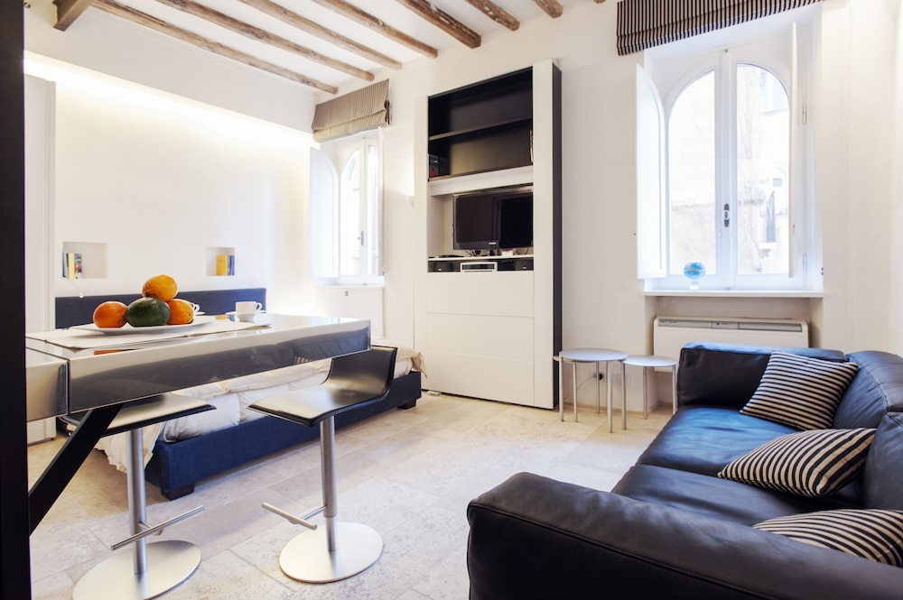 Oro - WR Apartments near Castel Sant Angelo 9/19