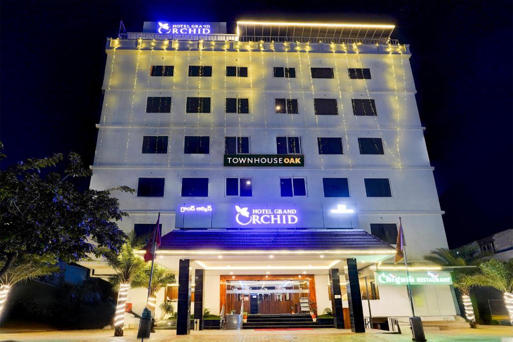 Hotel Grand Orchid 2/38