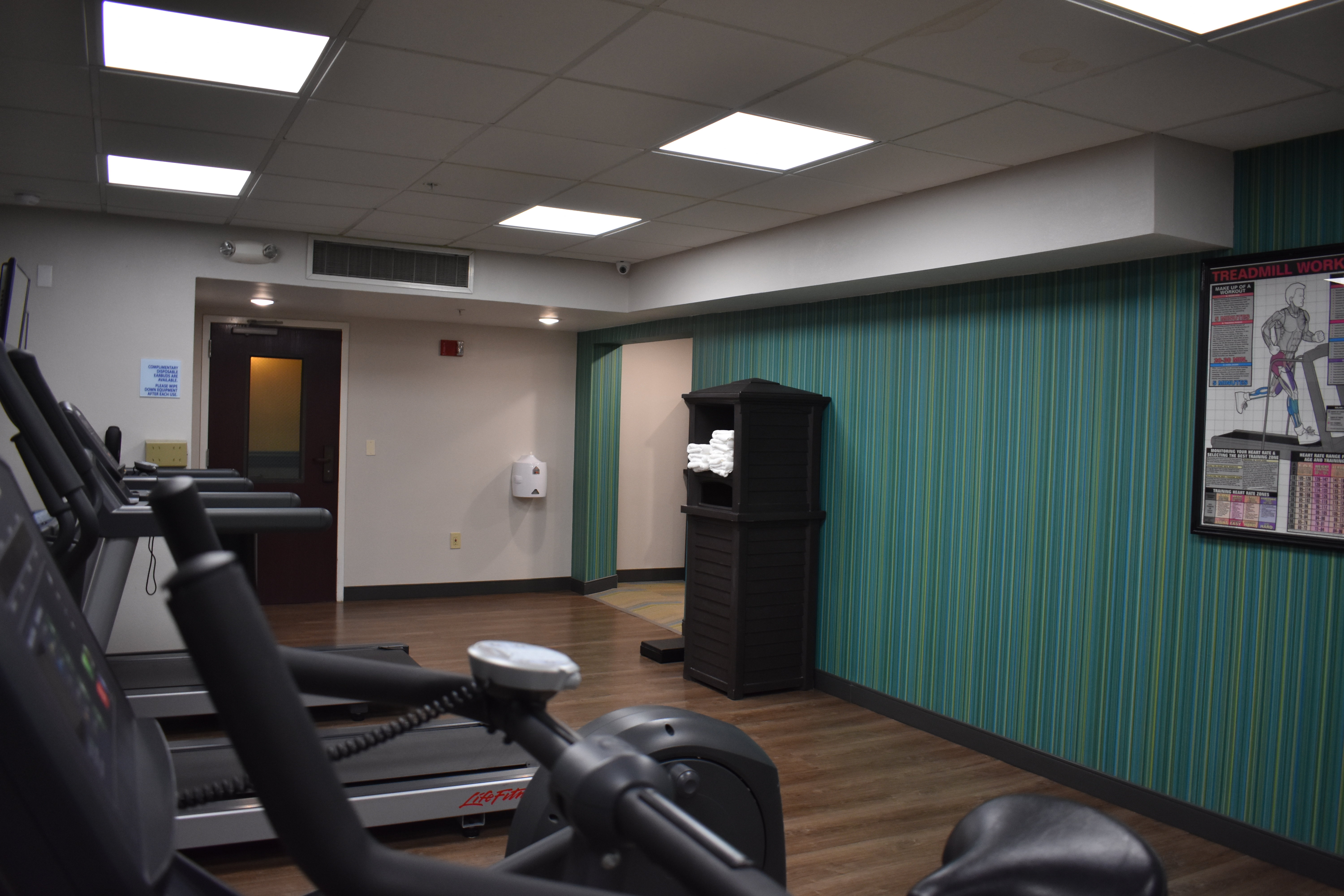 Holiday Inn Express & Suites Nashville - Brentwood I-65 38/40