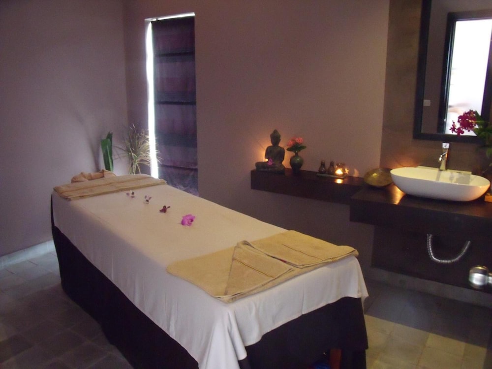 MEN's Resort & Spa (Gay Hotel) 19/36