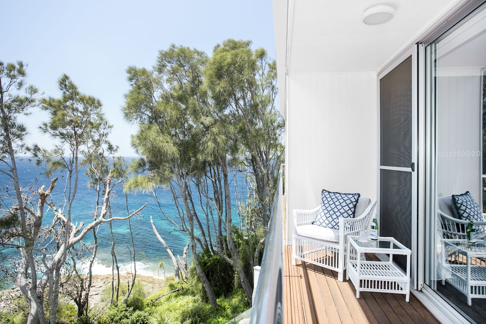 Bannisters by the Sea Mollymook 6/50