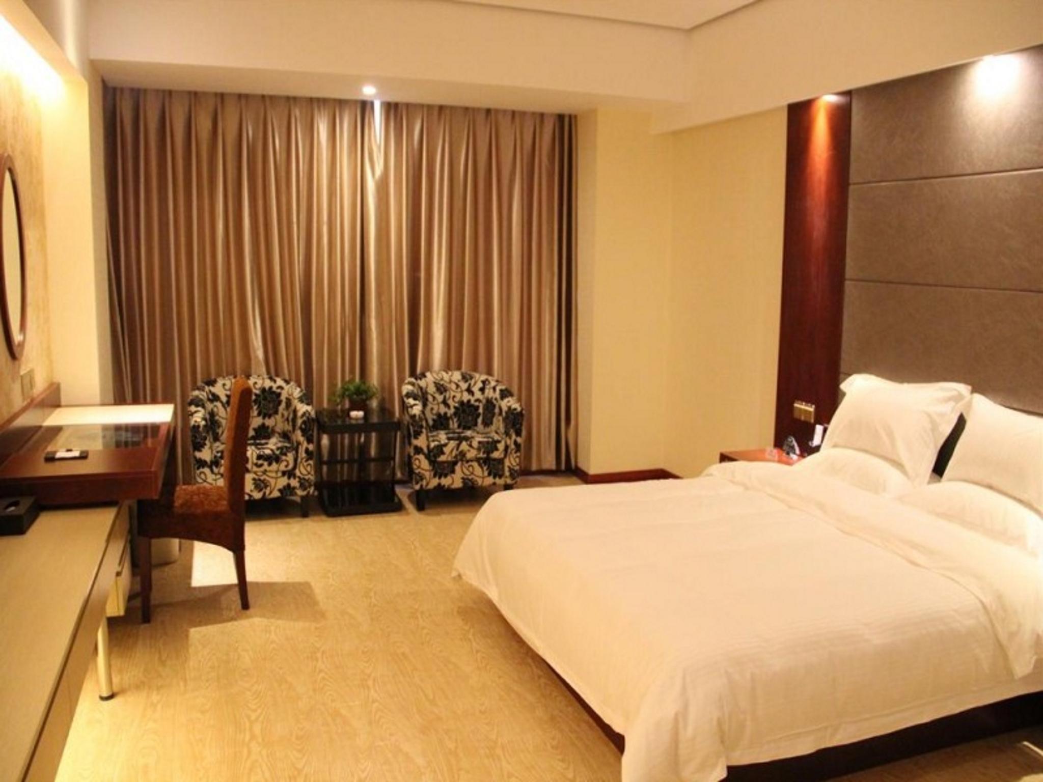 Room, King Bed, Queen Bed